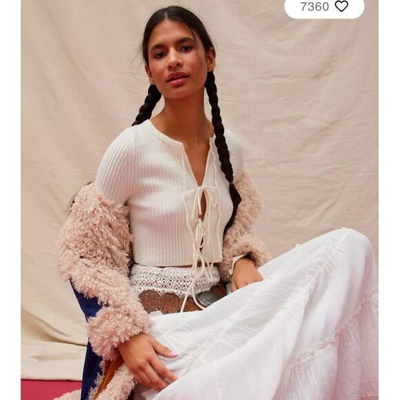 Urban Outfitters Kimchi Blue Jane Bow Tie-Front Cardigan Ivory Large NWT - Picture 3 of 5